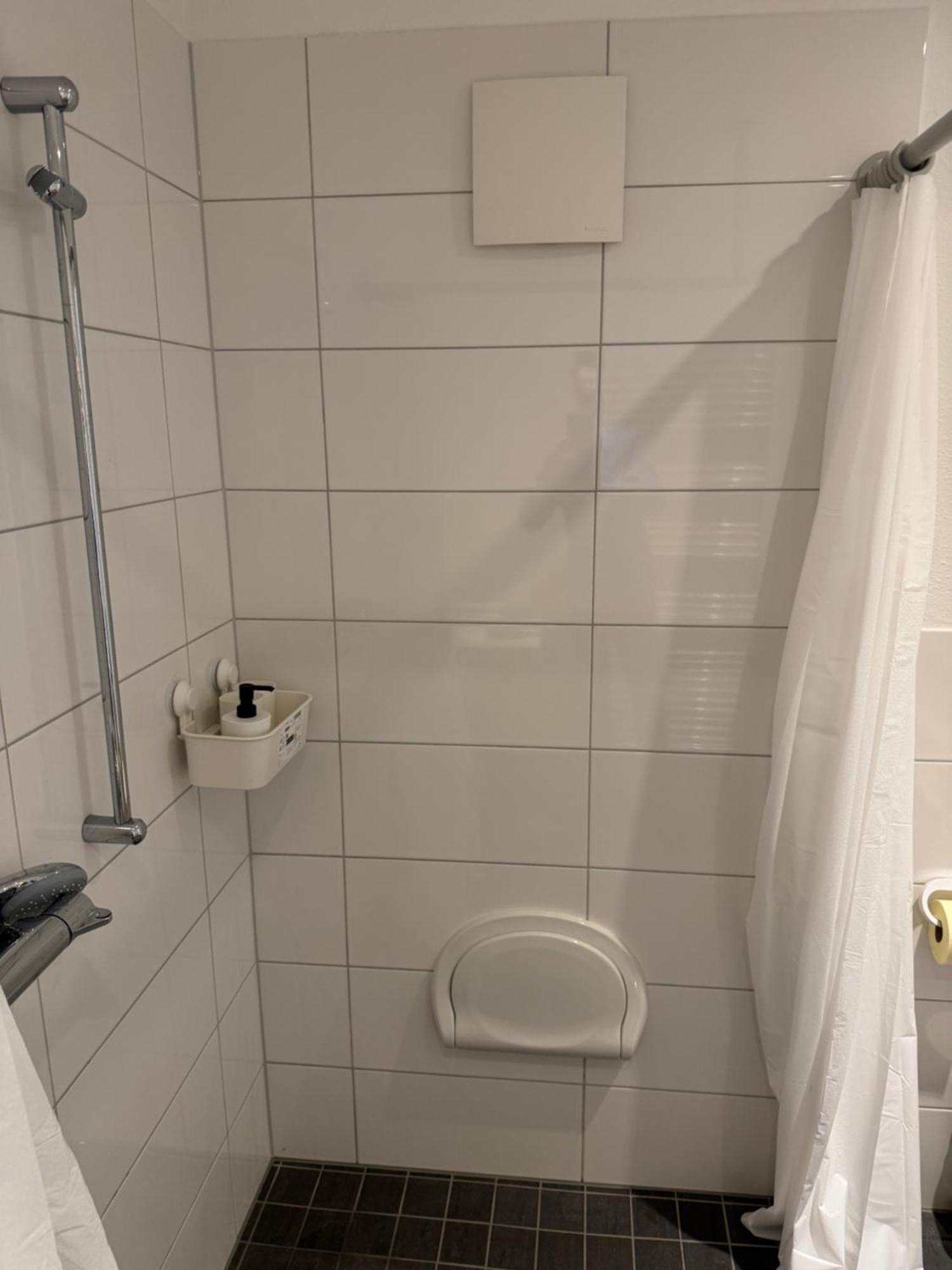 Barrierefreie Im Herzen Der Stadt Mit Parkplatz, Wifi Und Tv - Emma Apartment