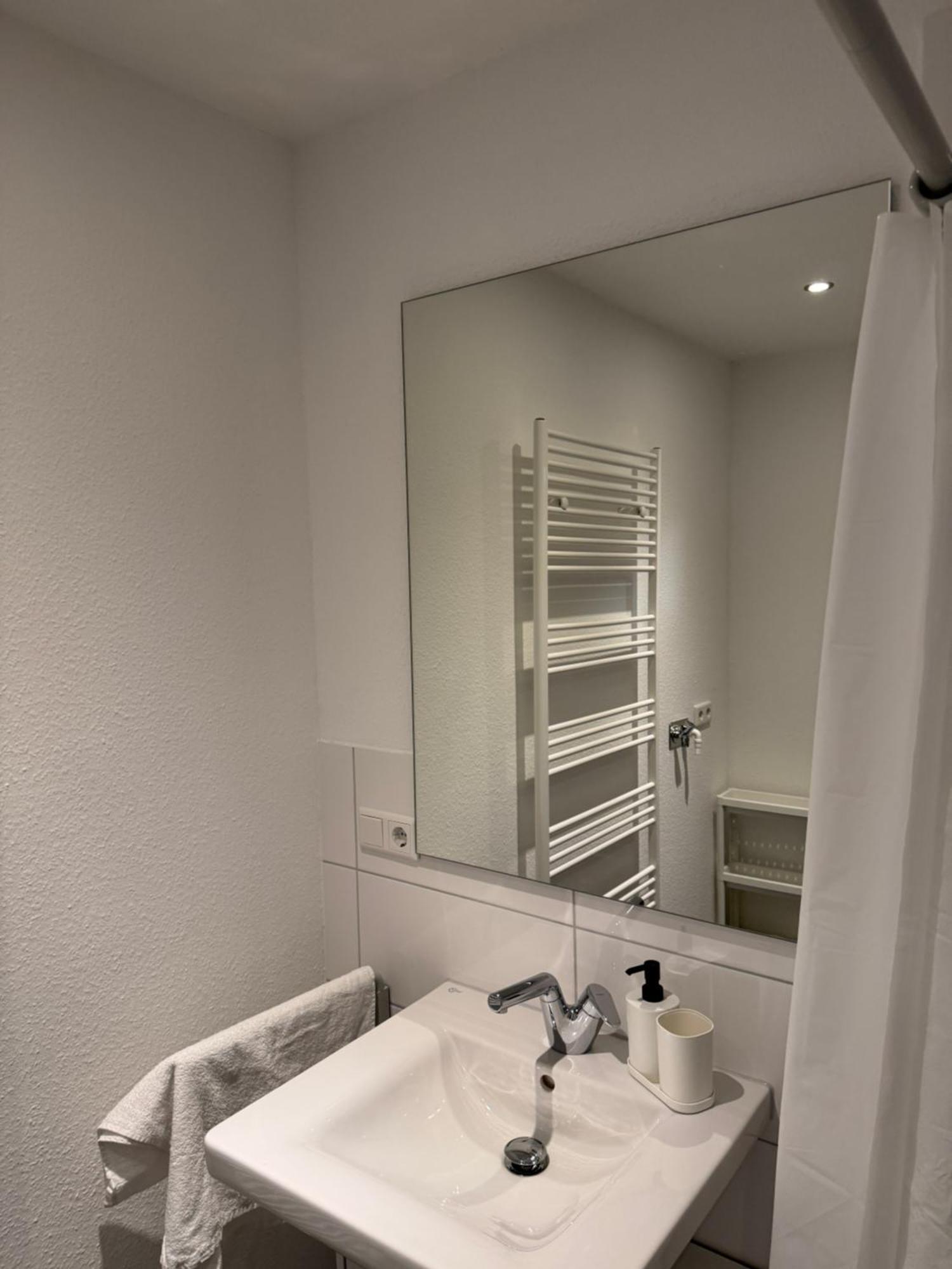 Barrierefreie Im Herzen Der Stadt Mit Parkplatz, Wifi Und Tv - Emma Apartment *